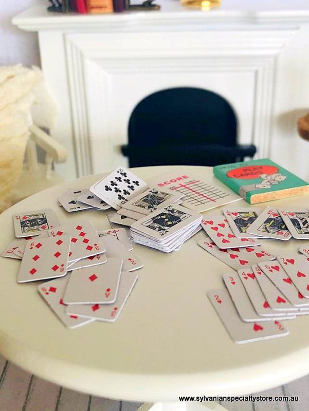 Dollhouse miniature 1:12 playing cards deck