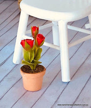 Dollhouse miniature potplant roses red