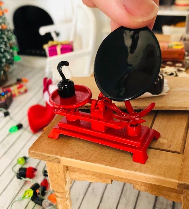 Set of Scales - Red - Miniature – Dollhouse Accessories Australia