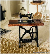 Sewing Machine Black/Wood - Miniature