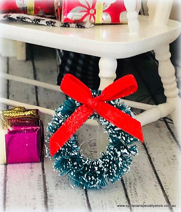 Dollhouse miniature Christmas wreath