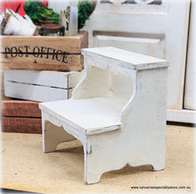 Step Stool - Wooden aged white - 5 cm high - Miniature