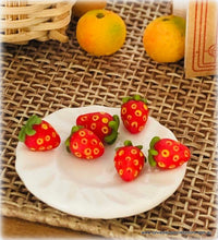 Strawberries x 8 - Miniature