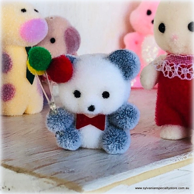 Dollhouse bear with balloons toy