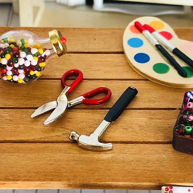 Miniature dollhouse hammer and scissors