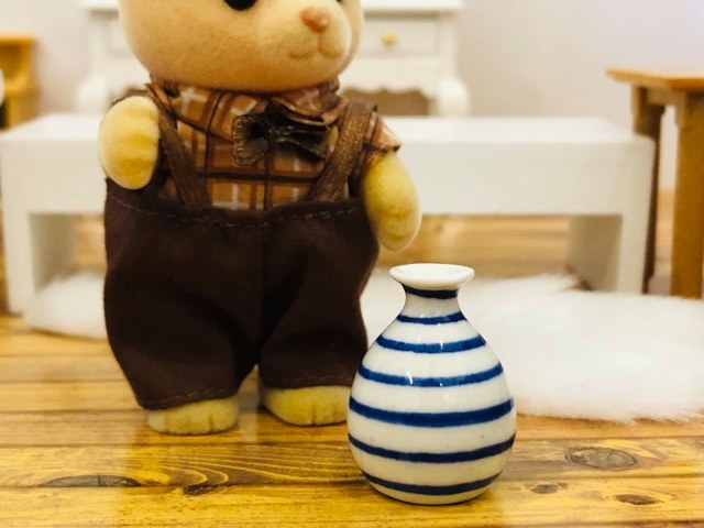 Sylvanian Bear white vase with blue stripes