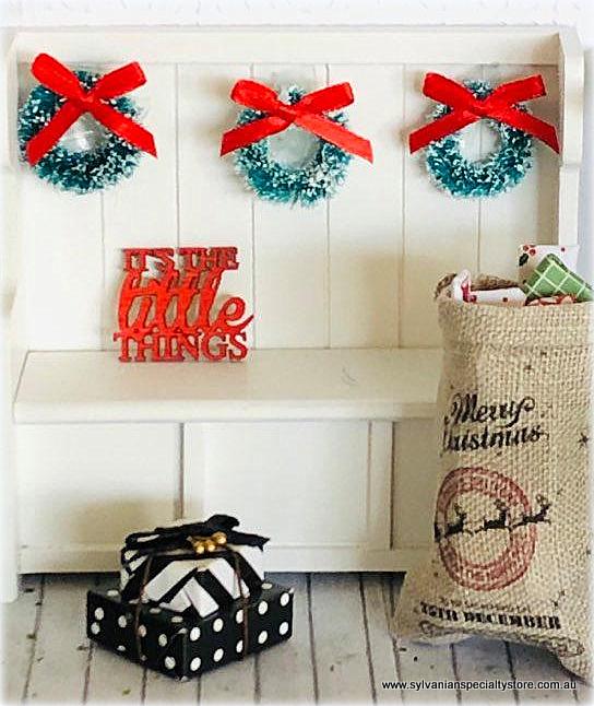 Christmas Wreath Small - 2.5 cm diameter - Miniature