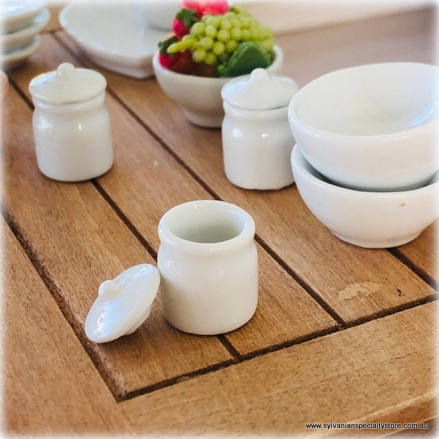 White Jar with removeable Lid - Miniature