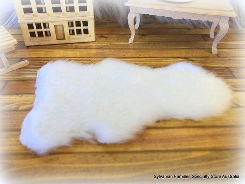 Dollshouse miniature faux sheepskin fur rug
