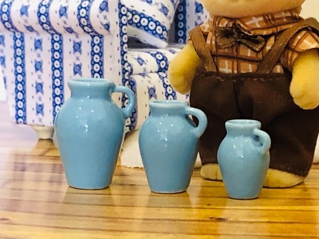 Dollshouse miniature light blue vases