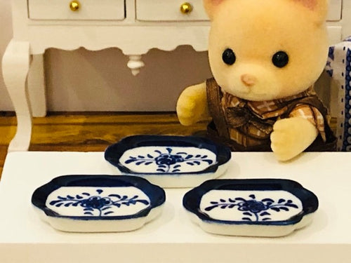 Sylvanian Families bear blue china ceramic plates