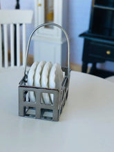Metal basket and 4 x plates - Miniature