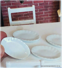 White Oval Plate x 1 - Miniature