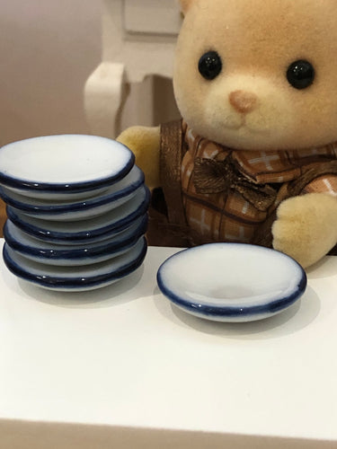 Sylvanian bear set of plates