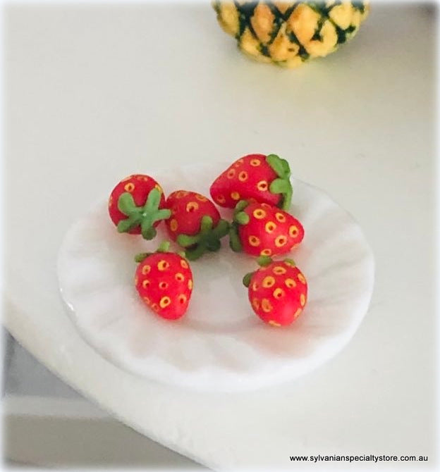Strawberries x 8 - Miniature