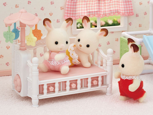 Sylvanian Families Crib with mobile