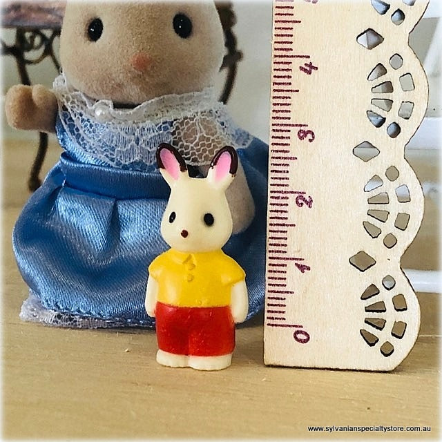 Sylvanian Families minifigure rabbit tiny kabaya capsule