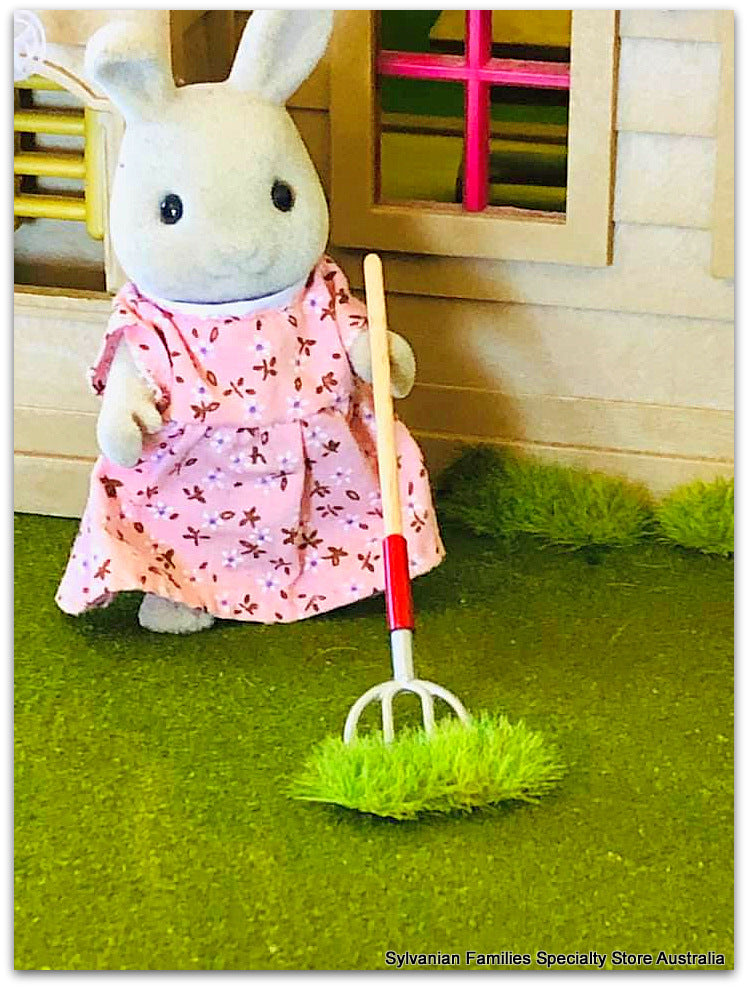 Sylvanian Families rabbit garden grass