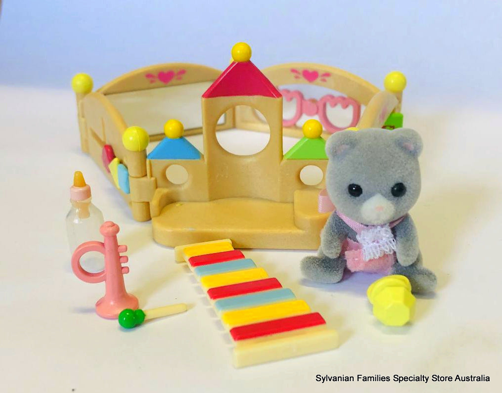 Sylvanian Families Carole Bearbury playpen