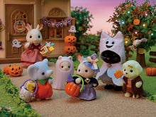 Sylvanian Families Halloween Trick or Treat Parade - Limited Edition - With Glow in the Dark Ghost Costume!