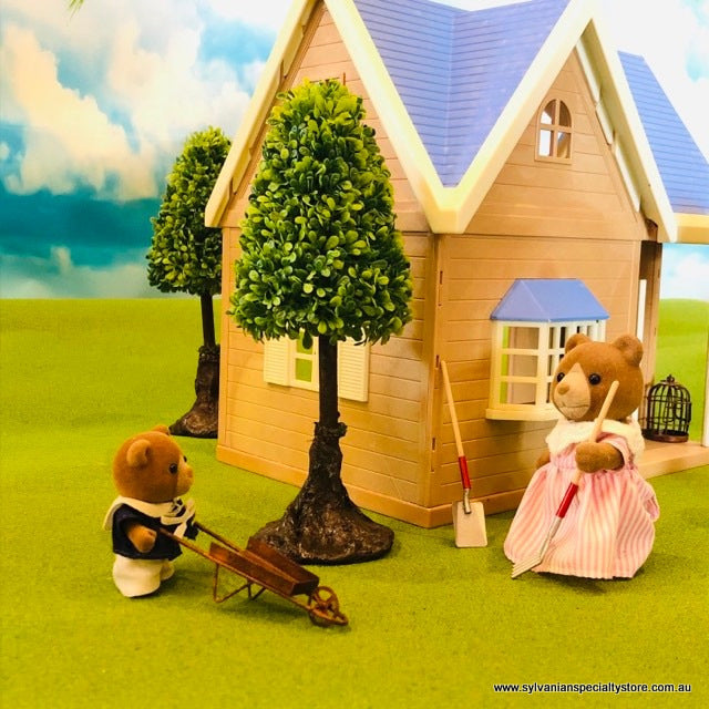 Miniature-garden-diorama-background-trees-sylvanian-families