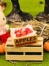 Apple Crate with 8 x apples - Miniature