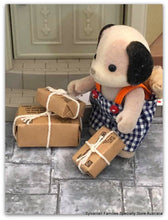 Sylvanian Families beagle dog postman with parcels wrapped envelopes