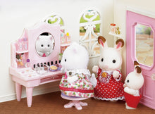 Sylvanian Families  Cosmetic Counter with Nora Teak