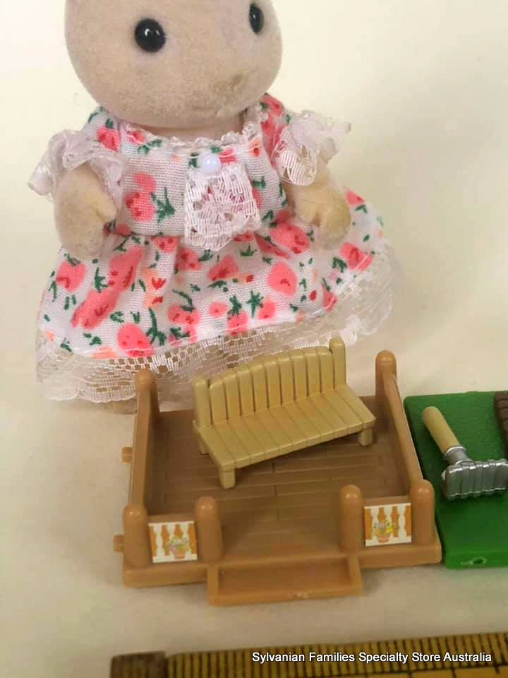 Sylvanian Families Kabaya Garden set - Preowned