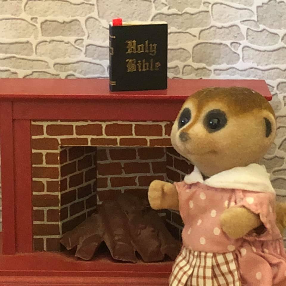 Sylvanian Families book dollshouse size