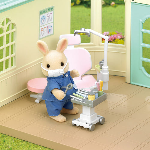 Sylvanian Families Dentist Set with Figure