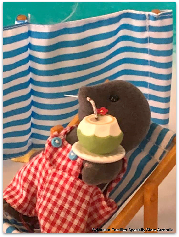Sylvanian Families Mole family beach holiday coconut tropical