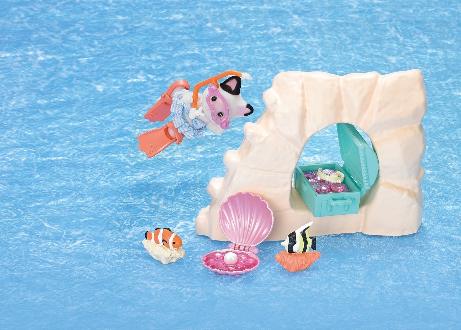 Sylvanian Families Seaside Treasure Set with Tuxedo Cat Girl